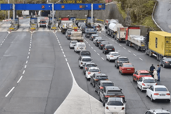 Udes u Sozini: Tunel trenutno zatvoren, formirane duge kolone