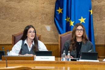 Zasijedao Dječji parlament: Postavljali pitanja poslanicima, ministrima, gradonačelnicima…