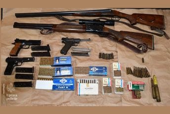 Krivična prijava protiv Budvanina: Oduzeto 5 komada vatrenog oružja i preko 300 komada municije