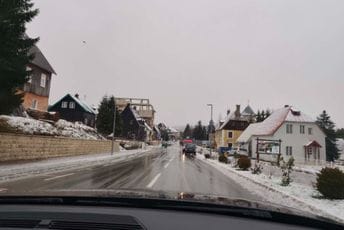(FOTO/VIDEO) Pogledajte kako je danas na Žabljaku i Durmitoru: Pahulje i zimska idila