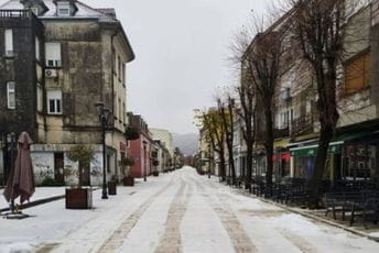 (FOTO) Snijeg u Prijestonici: Cetinje danas pod bijelim pokrivačem