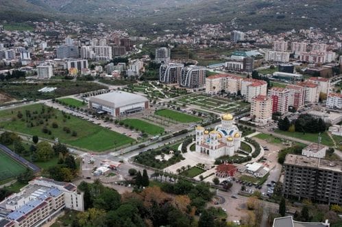 Bar: Bivšoj ženi došao ispred zgrade i vrijeđao je, prethodno joj prijetio