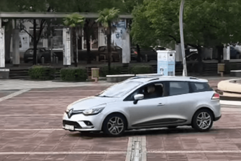 Novčano kažnjen zaposleni RTV Podgorica: Vozio automobil preko Trga nezavisnosti u Podgorici prema Ulici slobode