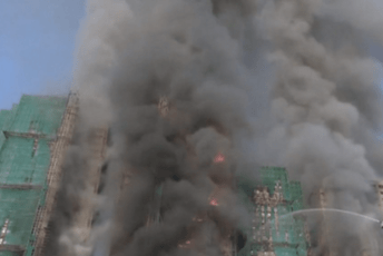 Gore neboderi u Hong Kongu: Najmanje četvoro mrtvih, poginuo i vatrogasac