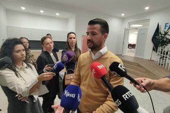 Milatović: Do kraja sedmice ću predložiti kandidata za sudiju Ustavnog suda umjesto Lopičić Milatović: Do kraja sedmice ću predložiti kandidata za sudiju Ustavnog suda umjesto Lopičić