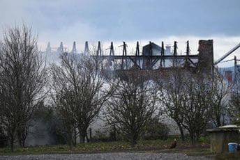 Veliki požar u Zagrebu: Gori skladište guma, nekoliko radnika povrijeđeno