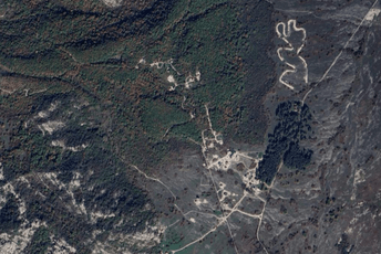 Vidi se i na snimcima iz vazduha: Evo gdje se tačno nalazi naselje u Krivošijama o kojem je govorio Nenezić