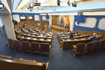 Vuković: Vlast fingira dijalog sa opozicijom; Bogdanović: Država oslobađa sebe