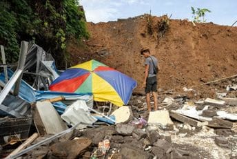 U Indoneziji najmanje 248 mrtvih i 100 nestalih nakon poplava i odrona