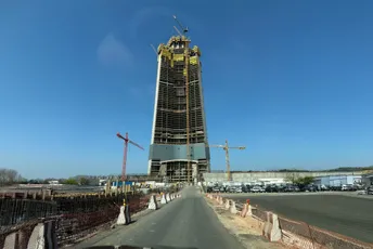 Nastavljena gradnja nebodera koji će nadvisiti Burdž Kalifu: Stigli do 74. od planiranih 157 spratova Nastavljena gradnja nebodera koji će nadvisiti Burdž Kalifu: Stigli do 74. od planiranih 157 spratova