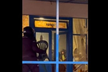 (VIDEO) Srbija: Velika tuča u kafani nakon napada na poslanika opozicije