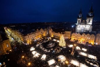 Hiljade posjetilaca „okupiralo” Prag: Otvoren bazar koji mnogi nazivaju najlhepšim na svijetu