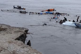 Tragedija u Peruu: Klizište potopilo dva broda, poginulo najmanje 12 osoba Tragedija u Peruu: Klizište potopilo dva broda, poginulo najmanje 12 osoba