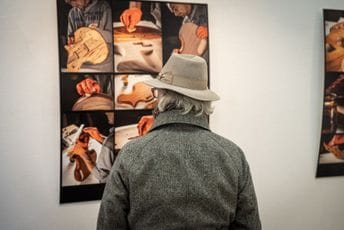 Izložba na Cetinju predstavila inovacije iz crnogorske radionice: „Vertigo projekat“ kao spoj umjetnosti i vrhunske izrade gitara Izložba na Cetinju predstavila inovacije iz crnogorske radionice: „Vertigo projekat“ kao spoj umjetnosti i vrhunske izrade gitara