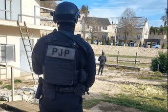 Specijalci sa Interpolom u Nikšiću: Uhapšeno nekoliko osoba (VIDEO)