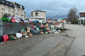 Nikšić grca u smeću; DPS: Rukovodstvo nema kad da brine o čistoći (FOTO)