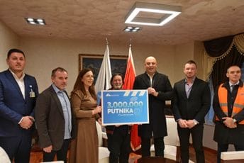 Rekordna godina za crnogorske aerodrome: Tromilioniti putnik jutros stigao iz Beograda, na poklon dobio tri povratne karte i tri noćenja u Podgorici