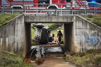 Slovenija: Oklopni transporter sletio s puta, povrijeđeno petoro vojnika Slovenija: Oklopni transporter sletio s puta, povrijeđeno petoro vojnika