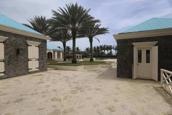 Objavljeni nikada ranije viđeni snimci i fotografije Epstajnovog ostrva (FOTO/VIDEO)