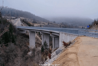 Adžić o davanju imena mostovima u Pljevljima: To je moralno, istorijski i činjenično neprihvatljivo Adžić o davanju imena mostovima u Pljevljima: To je moralno, istorijski i činjenično neprihvatljivo