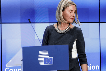 Federika Mogerini podnijela ostavku nakon što je osumnjičena za pronevjeru novca Federika Mogerini podnijela ostavku nakon što je osumnjičena za pronevjeru novca