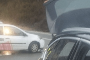 U toku blokada puta Podgorica - Cetinje, uoči toga dogodila se i dva udesa