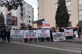 Milatovića u Bijelom Polju dočekao protest, on poručio: Ne znam šta rade poslanici i ministri