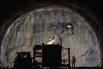 'Kopaju' sa dva kraja, u sredini će biti kružni tok: Evo kako teče gradnja najdužeg i najdubljeg podmorskog tunela na planeti (FOTO/VIDEO)