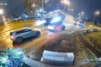 (VIDEO) Snimak kao iz filmova: Vozilo kao "raketa" preletjelo preko kružnog toka, autobusa i automobila