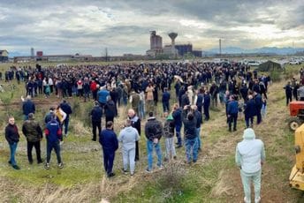 Protest u Botunu zbog gradnje kolektora: Nije kasno za kompromis, do tada se ne pomjeramo ni pedalj