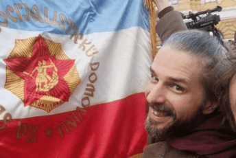 Hrvatska: Raširio zastavu sa petokrakom - prijeti mu zatvor