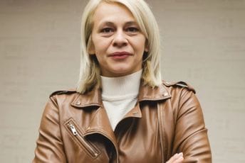 Brajović Šaranoviću: Kako građani mogu da se osjećaju bezbjedno dok se na ulicama naših gradova odvija otvoreno oružano nasilje?