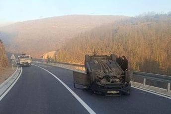 Udes kod Pljevalja: Auto završio na krovu, povrijeđene dvije osobe