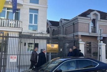 Botunjani stigli na sastanak kod Satlera