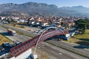 Završena sanacija pasarele na Zlatici; Mujović: Novi izgled nadzemnog prolaza i veći nivo bezbjednosti za pješake