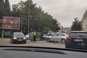 Saobraćajna nezgoda u centru Podgorice: Povrijeđene tri osobe