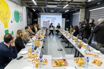 Lekić: Imamo jednu šansu da izliječimo karcinom dojke i ne smijemo je propustiti; Vujović: Rani pregled spašava život