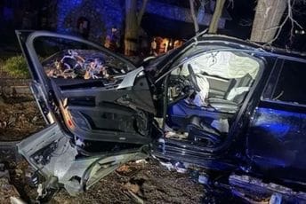 Dvije osobe teže povrijeđene u sudaru dva vozila na putu Podgorica-Cetinje: Saobraćaj i dalje u prekidu zbog uviđaja Dvije osobe teže povrijeđene u sudaru dva vozila na putu Podgorica-Cetinje: Saobraćaj i dalje u prekidu zbog uviđaja