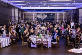 (FOTO/VIDEO) Slavlje duha i tradicije: 32. Podgorička noć okupila veliki broj gostiju