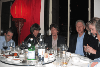 Počela objava Epstinovih fajlova: Na prvim fotografijama Bil Klinton, Mik Džeger, Majkl Džekson...