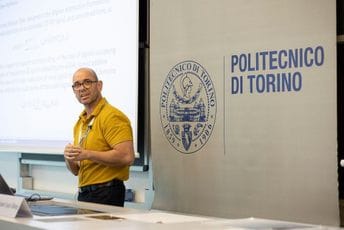 Ivanović: Bolje puštiti termite u Državni arhiv nego popove Crkve Srbije i njihove štićenike