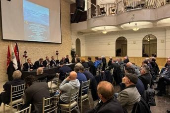 Predstavnici DPS-a na okruglom stolu sa dijasporom: Velika nervoza kod Vučića i Mandića