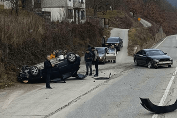 Pet osoba povrijeđeno u udesu na putu Andrijevica – Berane: Među njima dvoje djece