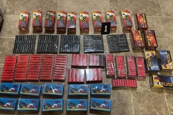 Ulcinj: Policija pretresla vozilo, zaplijenili skoro dvije hiljade petardi