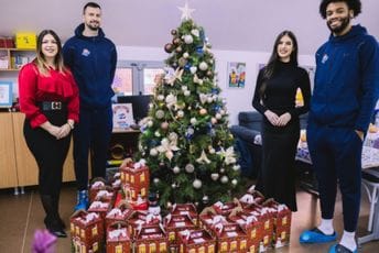 Igrači KK Budućnost Voli i Mis Crne Gore obradovali korisnike Dnevnog centra