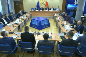 (VIDEO) Nova svađa Đukanovića i Abazovića, razmijenili teške riječi i uvrede