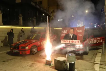 Kosovo: Kurtijeva partija na 50 odsto, njihove pristalice slave u Prištini