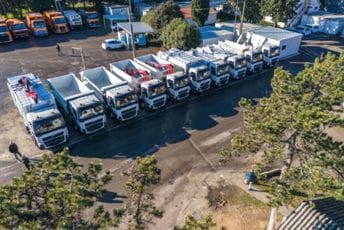 Čistoća dobila deset novih vozila; Mujović: Rade po 24 časa dnevno, naša obaveza je da imamo više poštovanja prema tim ljudima (FOTO)