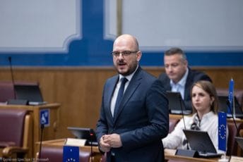 Poslanik Adrović podnio ostavku, evo ko će ga zamijeniti