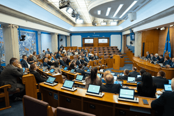 Počeo premijerski sat; Mandić: Želim odgovore od Spajića o onome što se desilo